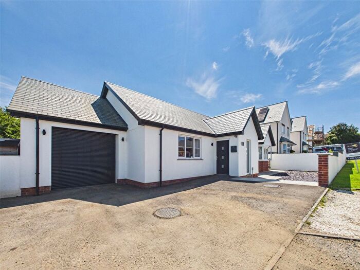 3 Bedroom Bungalow For Sale In Long Park Drive, Bradworthy, Holsworthy, EX22