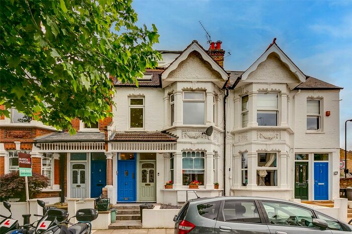 3 Bedroom Flat To Rent In St. Elmo Road, London, W12
