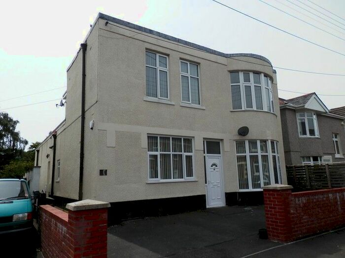 2 Bedroom Flat To Rent In Lone Road, Clydach, Swansea., SA6