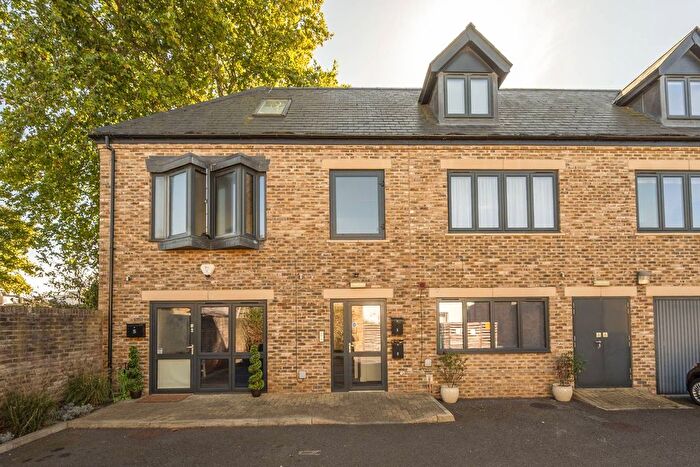 4 Bedroom Flat For Sale In South Park Road, Wimbledon, SW19