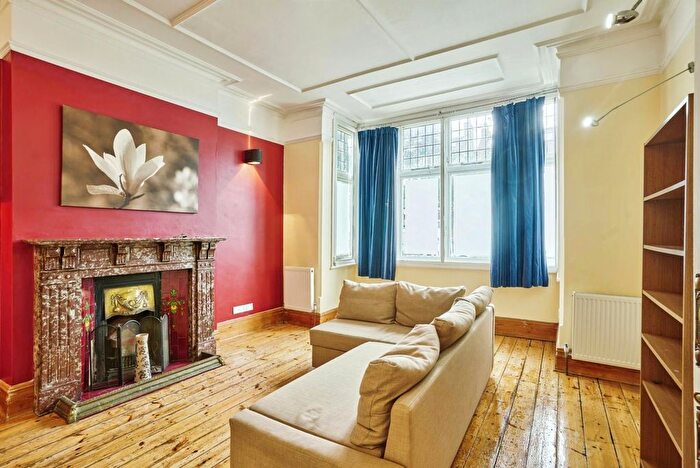 5 Bedroom Property To Rent In Wavertree Road, London, SW2