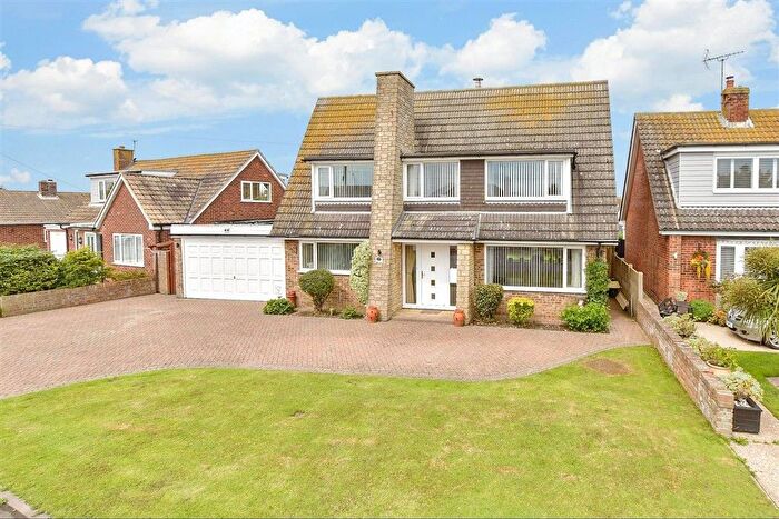 4 Bedroom Detached House For Sale In Lower Sands, Dymchurch, Kent, TN29