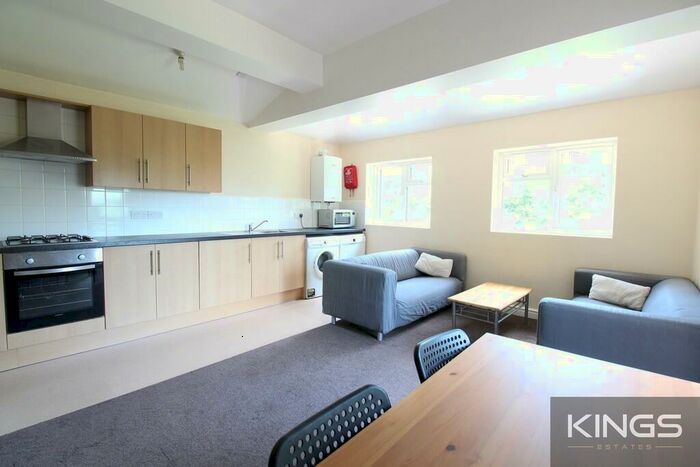 7 Bedroom Semi-Detached House To Rent In Sirdar Road, Southampton, SO17