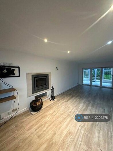 5 Bedroom Semi-Detached House To Rent In Radcliffe Avenue, Chaddesden, Derby, DE21