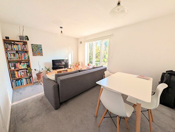 1 Bedroom Flat For Sale In Blair Close, Islington, N1