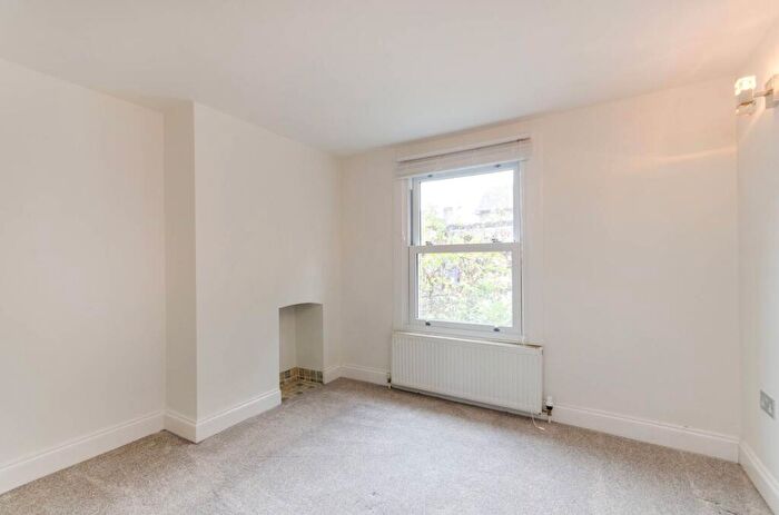 2 Bedroom Flat To Rent In Waldegrave Road, Crystal Palace, London, SE19