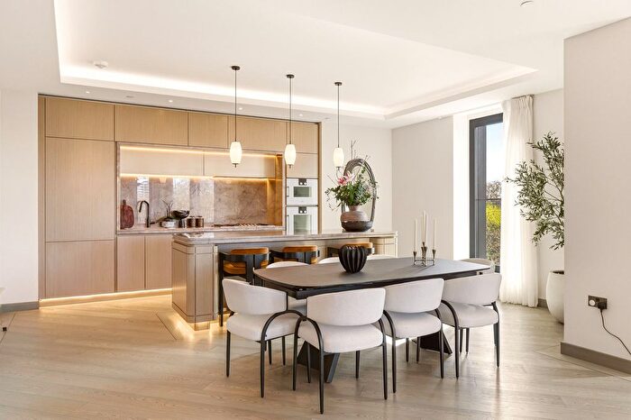 3 Bedroom Flat For Sale In Bayswater Road, London, W2