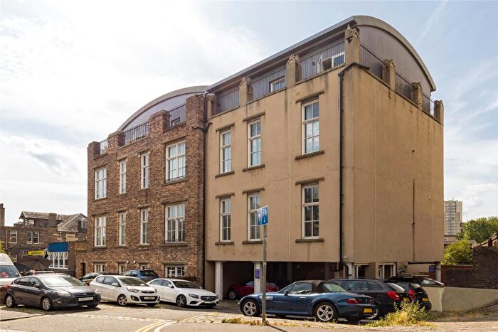 2 Bedroom Apartment For Sale In Queen Charlotte Street, Leith, Edinburgh, EH6
