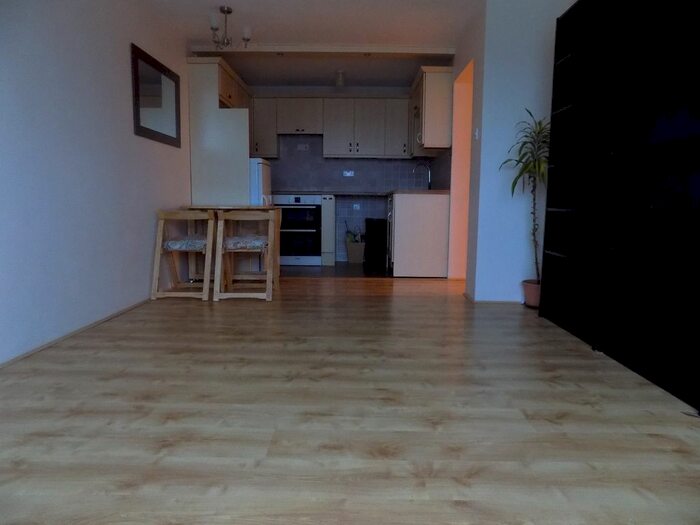 1 Bedroom Flat To Rent In Garfield Court, Handcross Road, Luton, Bedfordshire, LU2