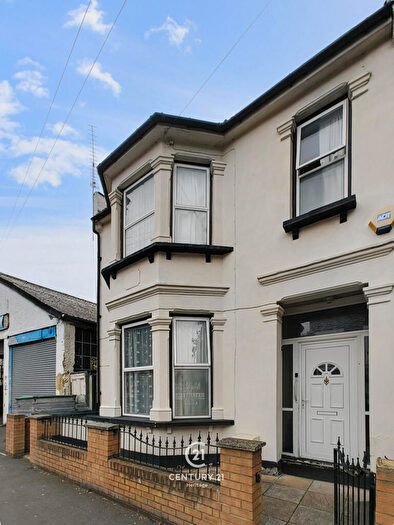 4 Bedroom Detached House For Sale In Cumberland Road, Plaistow, London, E13
