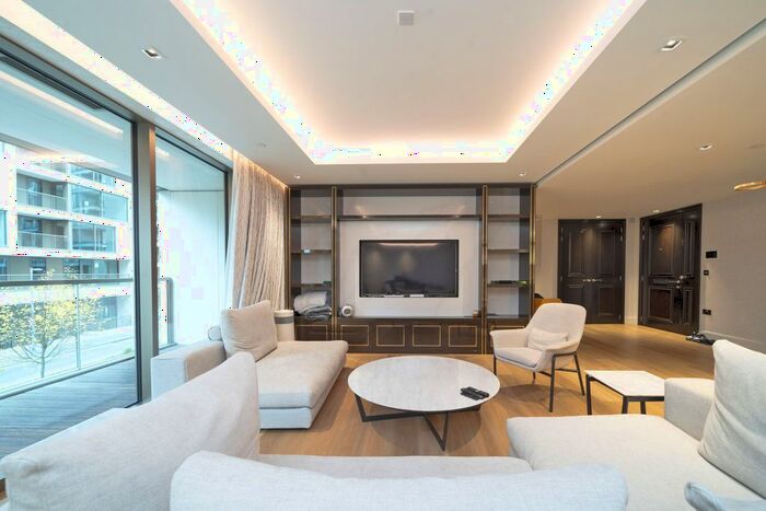 3 Bedroom Flat To Rent In Warwick Lane, London, W14