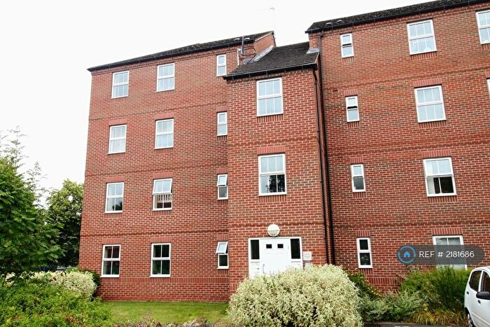2 Bedroom Flat To Rent In Wenlock Drive, West Bridgford, Nottingham, NG2