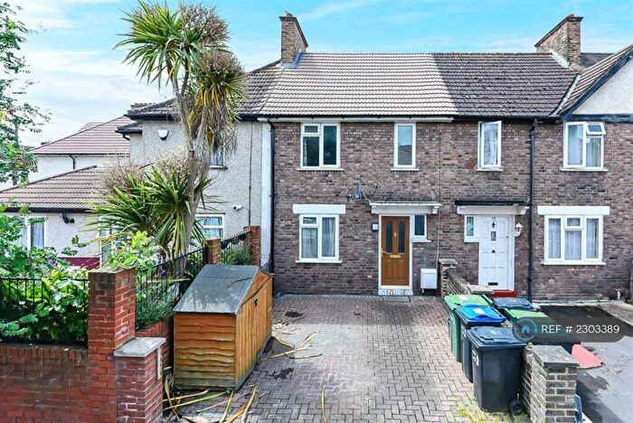 4 Bedroom Terraced House To Rent In Turner Avenue, London, CR4