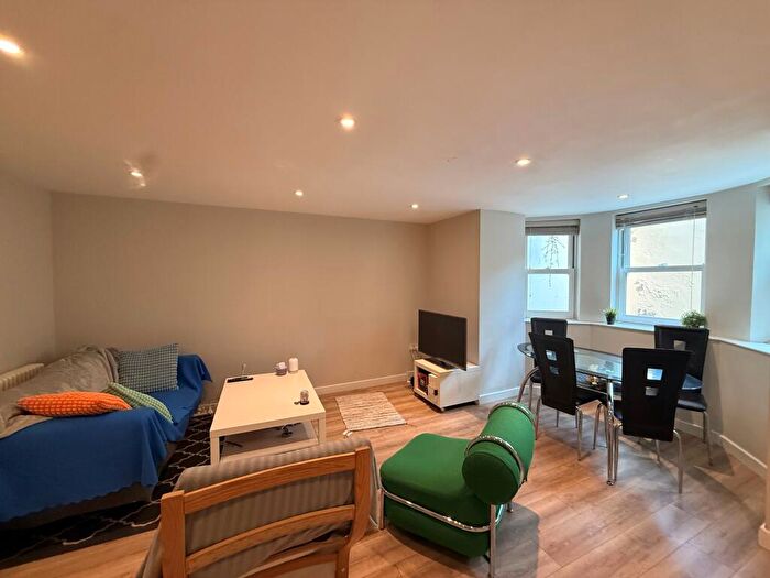 2 Bedroom Flat To Rent In Waverley Road, Redland, Bristol, BS6