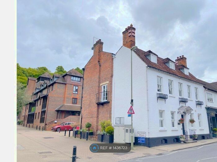2 Bedroom Flat To Rent In Pennyfarthing House, Winchester, SO23
