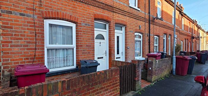 2 Bedroom Terraced House To Rent In Waldeck Street, Reading, Berkshire, RG1