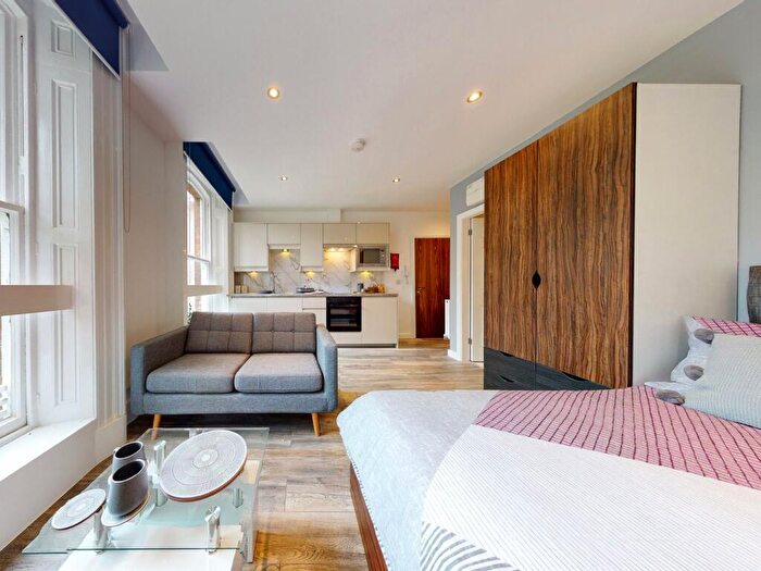 Apartment To Rent In Apt, Hyde Terrace #, LS2