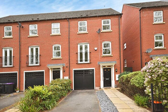 3 Bedroom End Of Terrace House For Sale In Pentland Drive, Sleaford, NG34