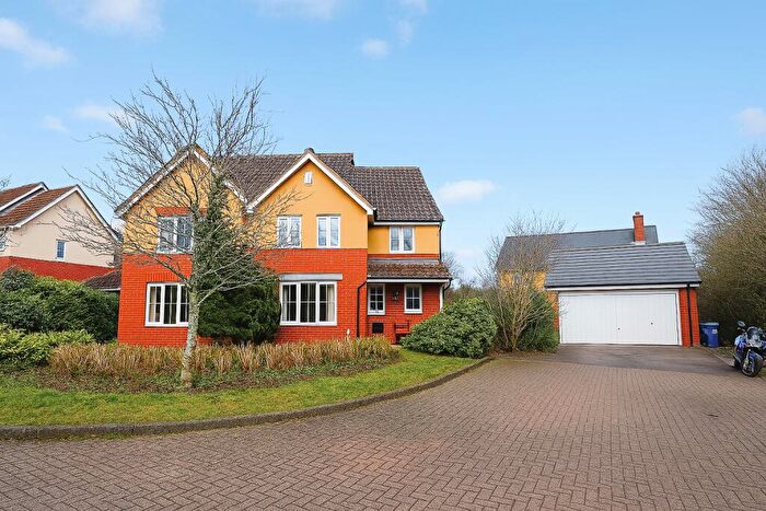 4 Bedroom Detached House For Sale In Sorbus Close, Almondsbury, Bristol, BS32