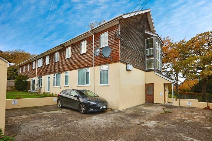 2 Bedroom Apartment For Sale In Common Mead Lane, Gillingham, SP8