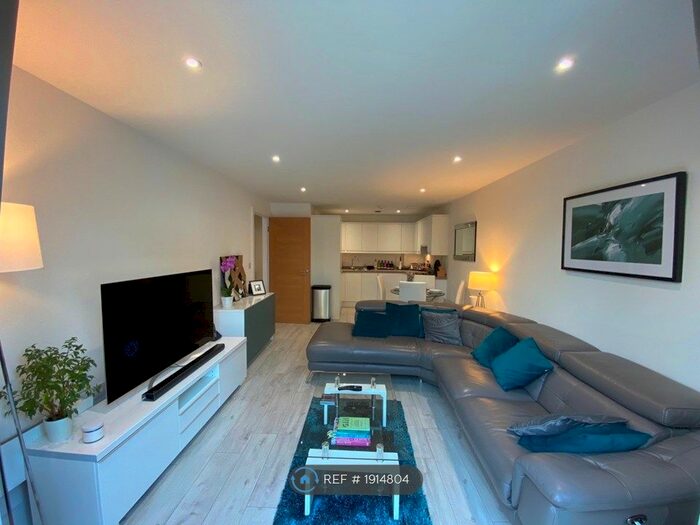 1 Bedroom Flat To Rent In London Road, Staines Upon Thames, TW18