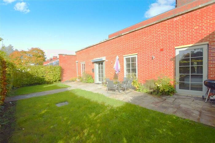 2 Bedroom Flat To Rent In Trenchard Lane, Caversfield, Bicester, OX27