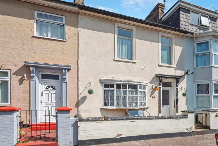 3 Bedroom Terraced House For Sale In Albion Road, Great Yarmouth, NR30