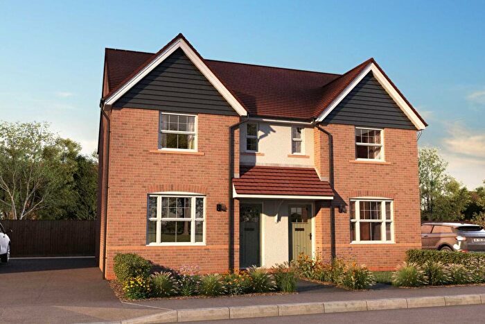 3 Bedroom Semi-Detached House For Sale In Winchester Road Basingstoke, RG23