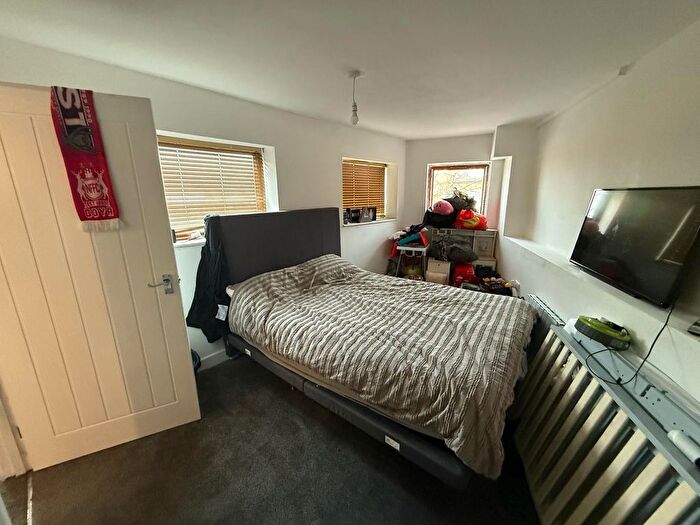 2 Bedroom Flat To Rent In Church Street, Ripley, DE5