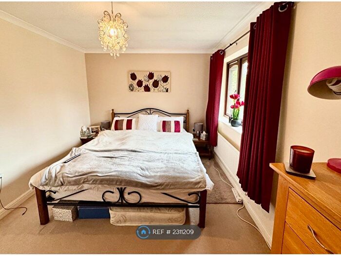 2 Bedroom Flat To Rent In Stanbury Gate, Spencers Wood, Reading, RG7