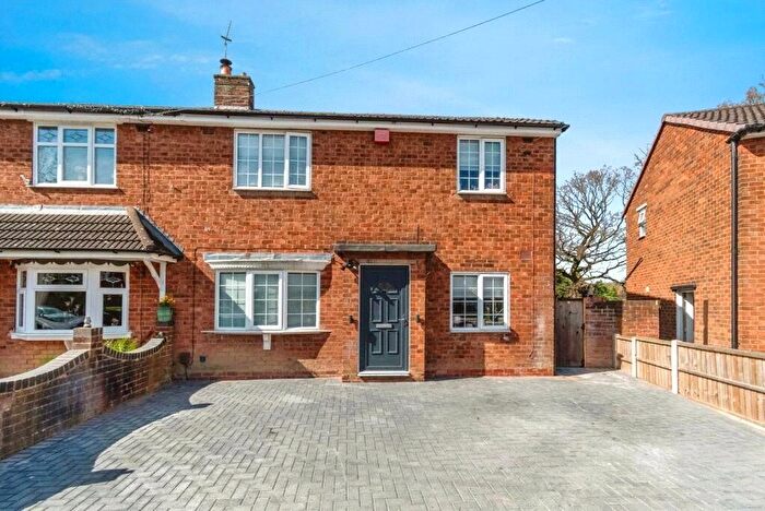 3 Bedroom Semi-detached House For Sale In Cypress Road, Walsall, West Midlands, WS5