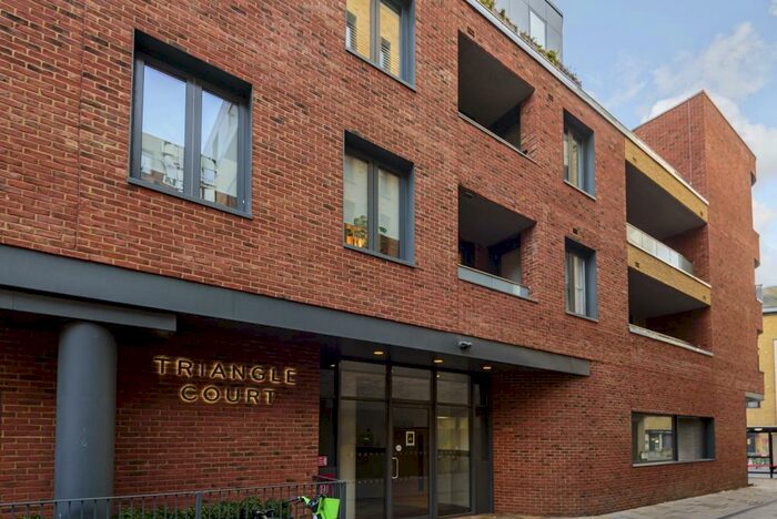 2 Bedroom Flat To Rent In Camberwell New Road London, SE5