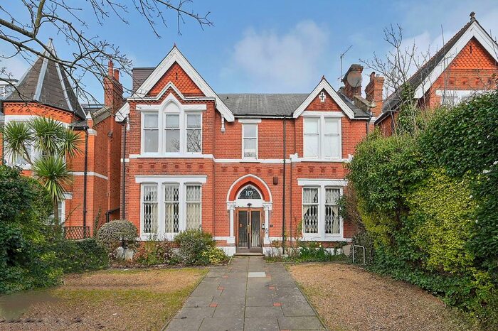 Studio To Rent In Park Hill, Ealing Broadway, London, W5