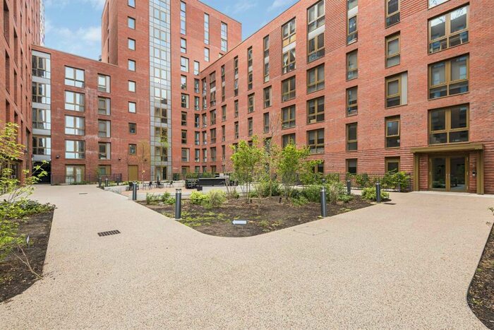 2 Bedroom Apartment To Rent In Domain, Weldale Street, Reading, RG1