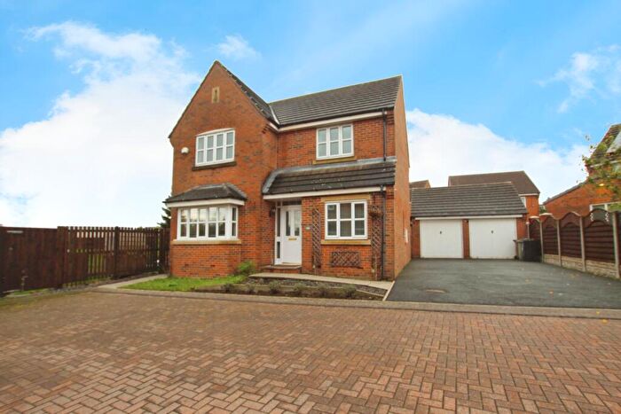 4 Bedroom Detached House To Rent In Steeple Close, Morley, LS27