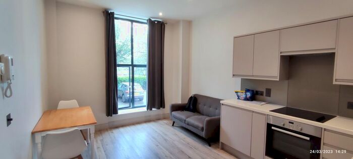 1 Bedroom Flat To Rent In Nixey Close, Slough, SL1