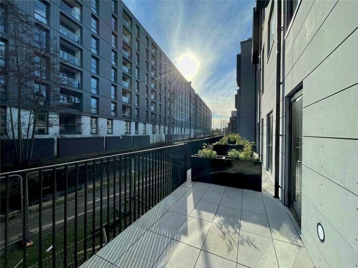 4 Bedroom End Of Terrace House To Rent In Guest Street, Manchester, M4