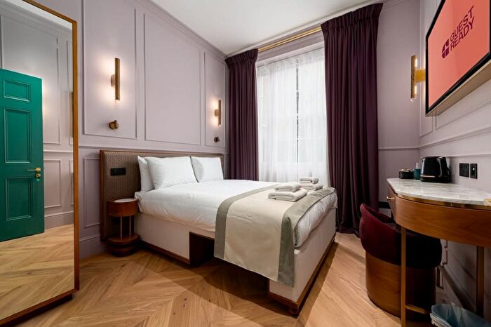 1 Bedroom Flat To Rent In Room, Fitzroy Street, London Dz, Uk, London, W1T