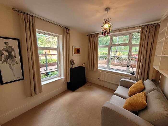 2 Bedroom Flat To Rent In Cannongate Road, Hythe, CT21