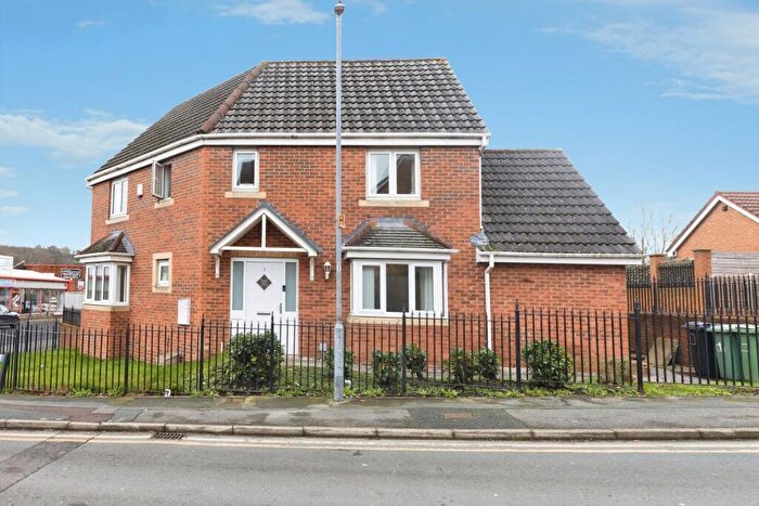 4 Bedroom Detached House For Sale In Manor Park Road, Cleckheaton, BD19