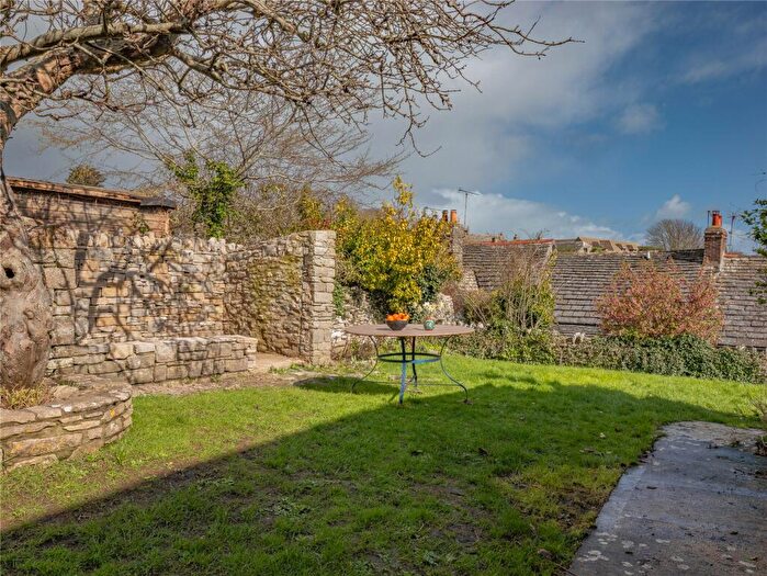 3 Bedroom Bungalow For Sale In Dorset, BH19 - Photo 9