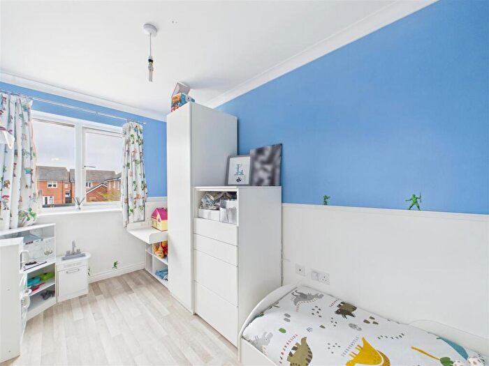 3 Bedroom Semi Detached House For Sale In Harvest Way, Weddington, Nuneaton **** Open House Saturday The Th At .Am, Please Call To Book Viewing****, CV10