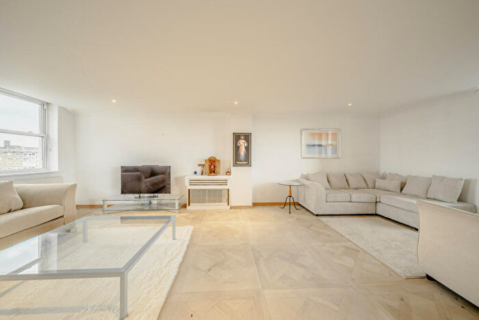 5 Bedroom Flat For Sale In St John's Wood Park, London, Uk, NW8
