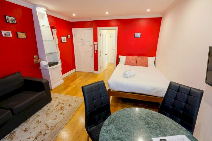 Studio To Rent In Mercer Street, London, WC2H