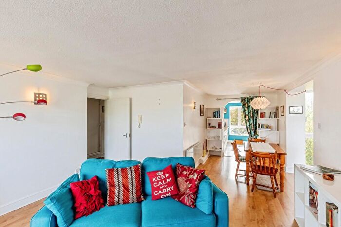 2 Bedroom Flat For Sale In Cumberland Road, Bristol, BS1