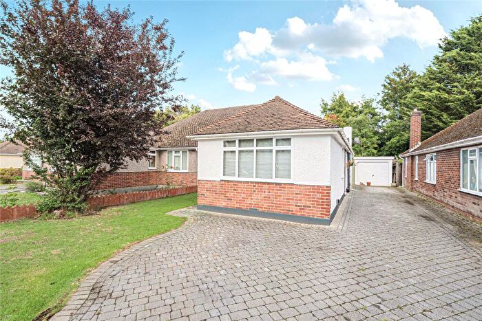 3 Bedroom Bungalow For Sale In Gillmans Road, Orpington, BR5