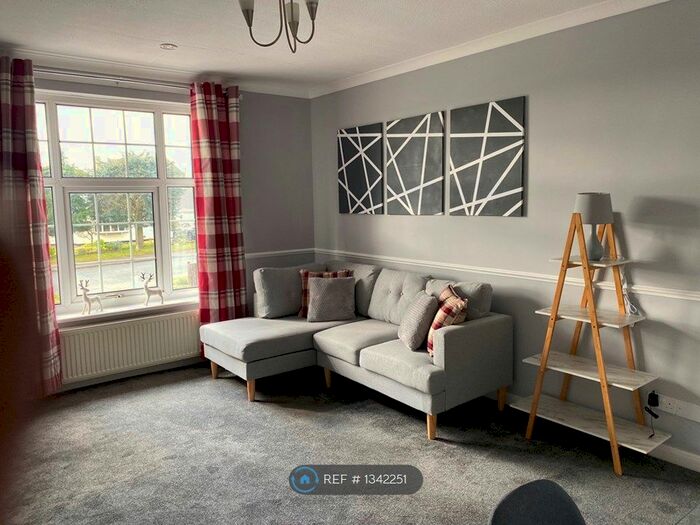 2 Bedroom Flat To Rent In Chestnut Drive, Mansfield, NG18