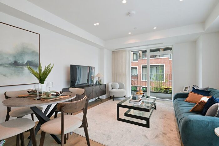 2 Bedroom Flat For Sale In Chiswick Green, Chiswick High Road, W4