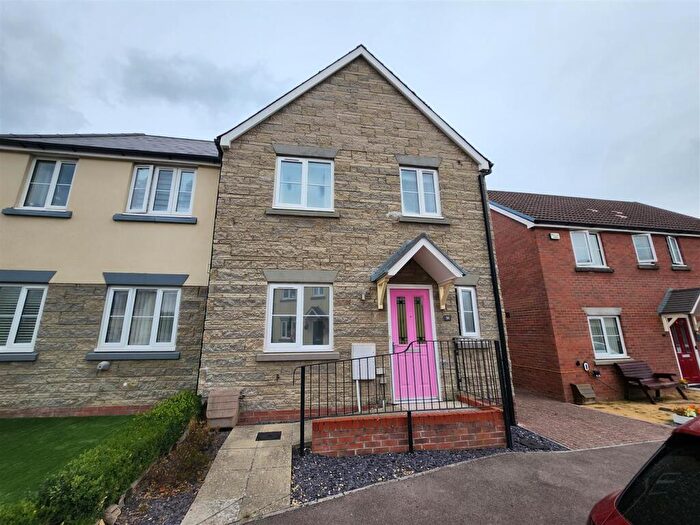 3 Bedroom Semi-Detached House To Rent In Poppy Field, Broadwell, Coleford, GL16