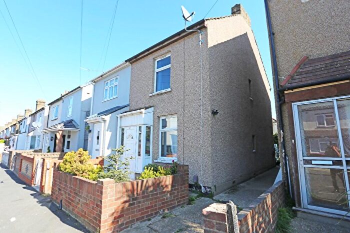 2 Bedroom Semi-Detached House For Sale In Cowper Road, Rainham, Havering, London, RM13
